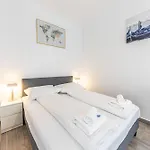 Calm & Easy By Jr City Apartments